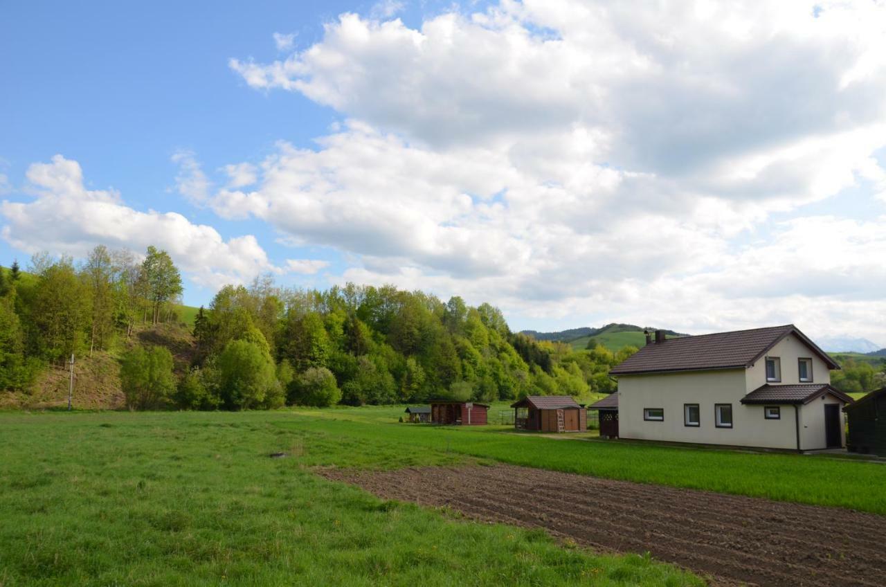 Penzion Pod Troma Korunami Cerveny Klastor Luaran gambar